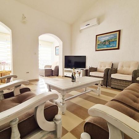 Appartement Live By The Sea, Bijela à Rake Extérieur photo